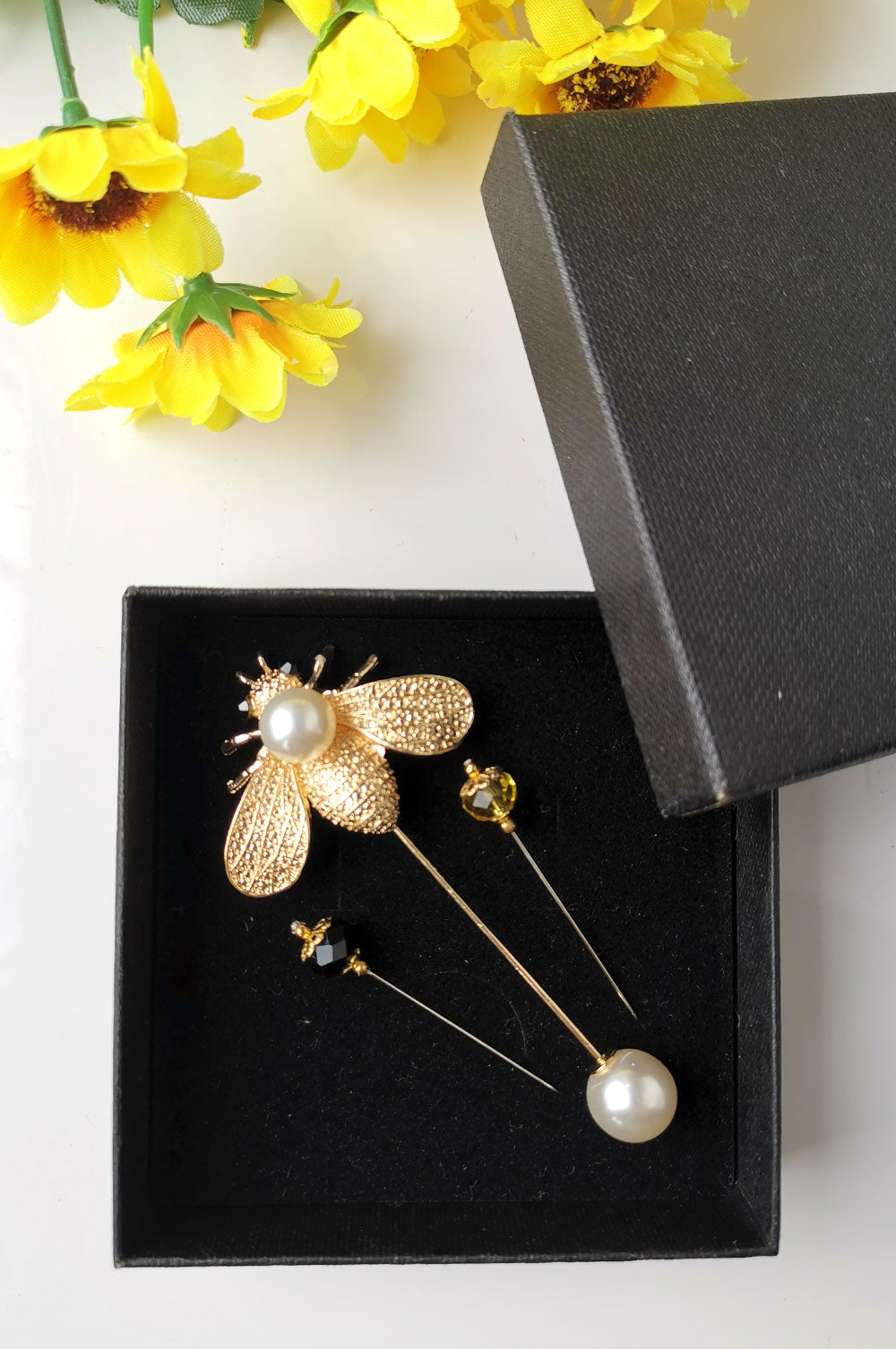 Queen Bee Statement Hijab Pin Set